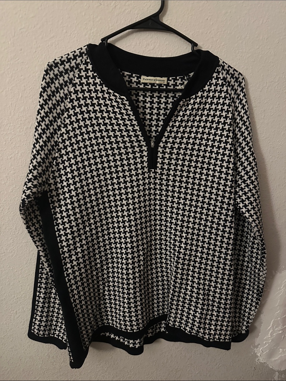 Fairway & Greene Black and White Houndstooth V-Neck Pullover